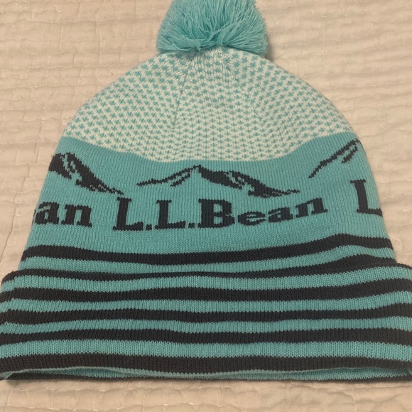 L.L. Bean knit hat, like new! Soft and warm!💚 - Picture 3 of 4